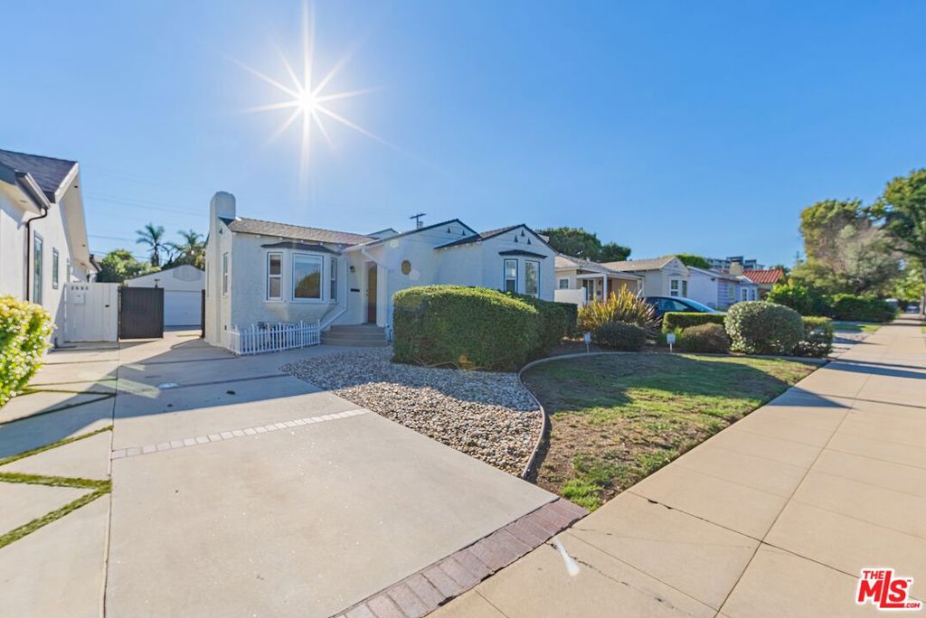 2551 S Bentley Avenue Property Photo 1