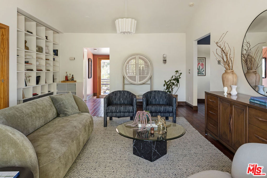 853 Tipton Terrace Property Photo 6