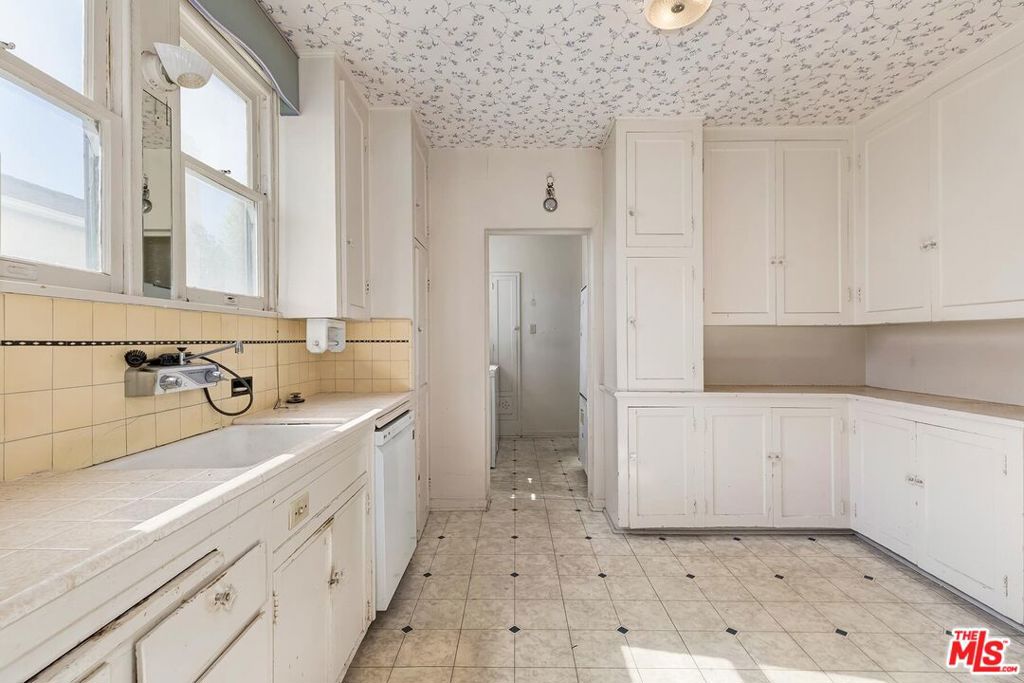 10524 Wilkins Avenue Property Photo 15