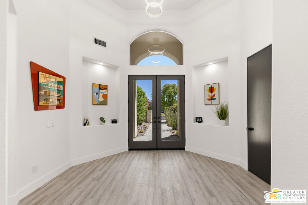 3 King Edward Court Property Photo 7