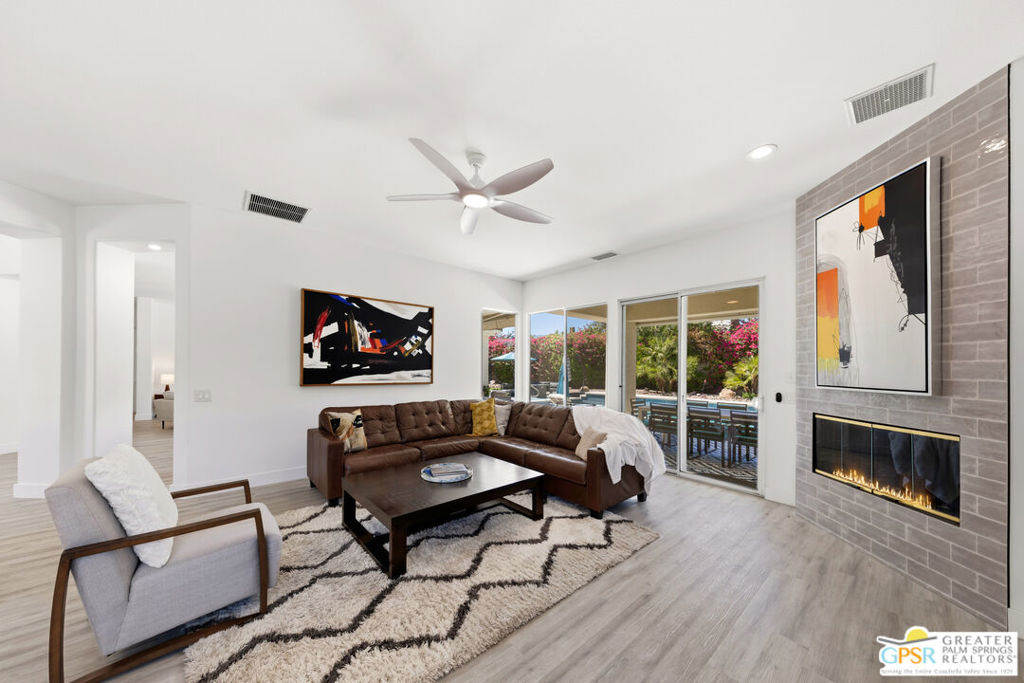 3 King Edward Court Property Photo 18