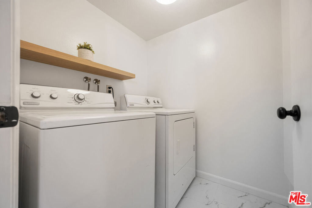 1312 S Saltair Avenue 106 Property Photo 12