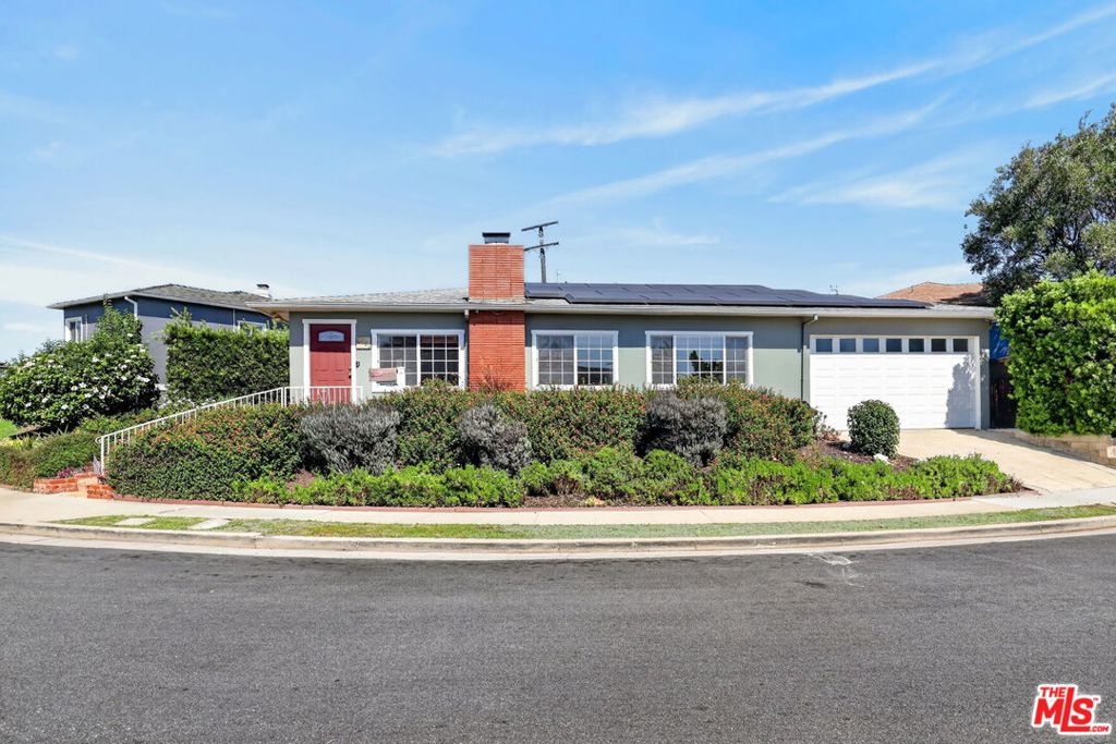 5551 Arch Crest Drive Property Photo 3
