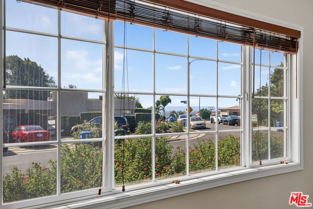 5551 Arch Crest Drive Property Photo 16