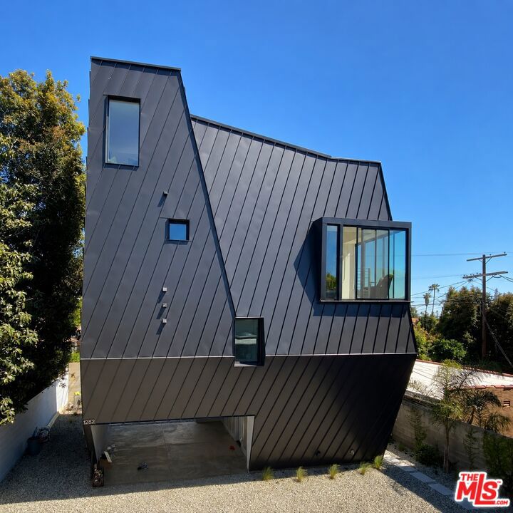 1282 S Cloverdale Avenue Property Photo 1