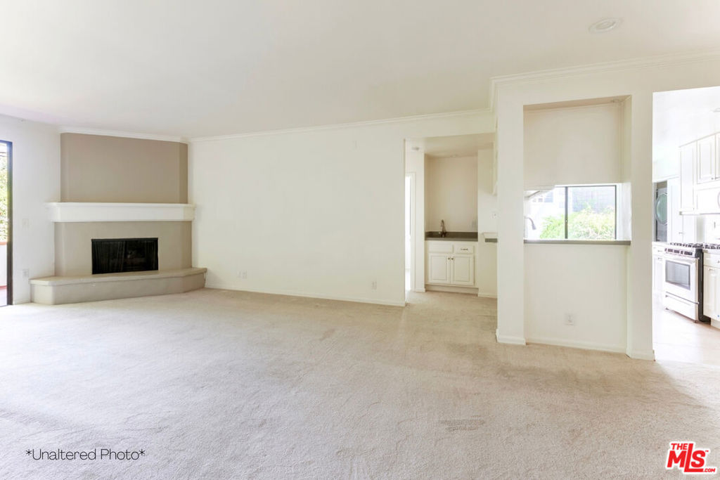 11755 Montana Avenue 208 Property Photo 2