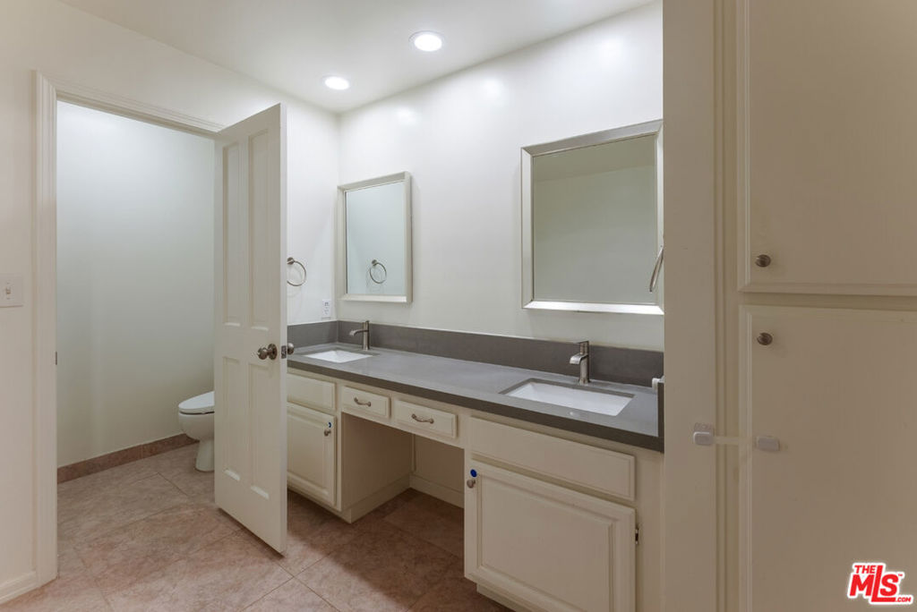 11755 Montana Avenue 208 Property Photo 9