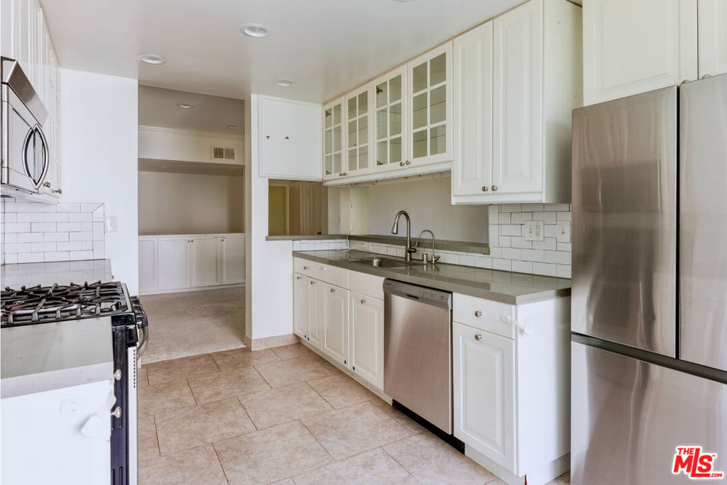 11755 Montana Avenue 208 Property Photo 18