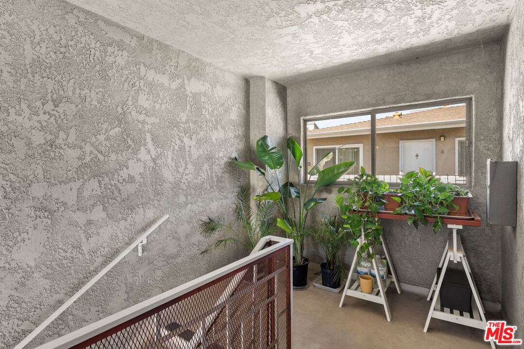 50 S Meridith Ave 4 Property Photo 19