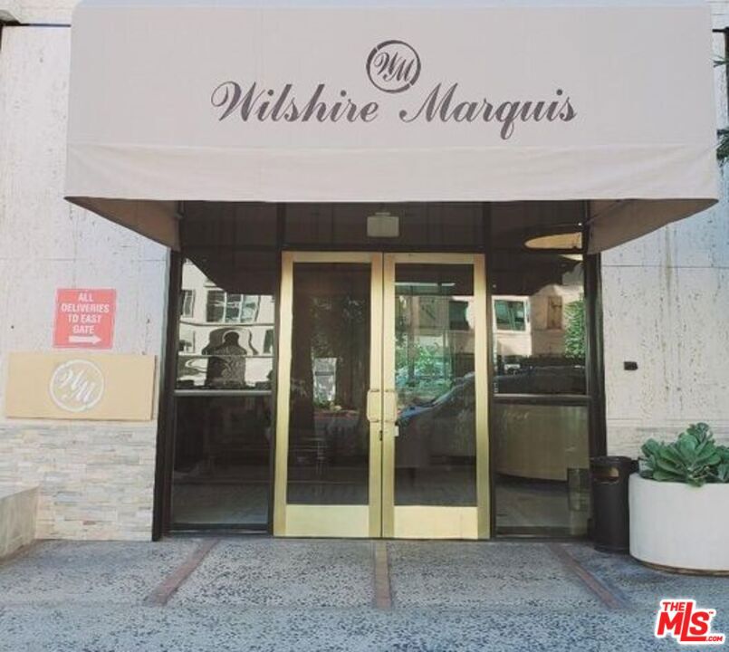10535 Wilshire Boulevard 810 Property Photo 2