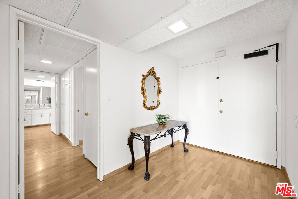 10535 Wilshire Boulevard 810 Property Photo 8