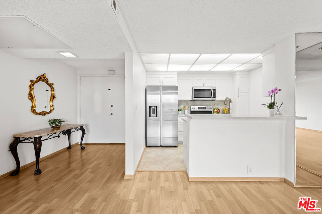 10535 Wilshire Boulevard 810 Property Photo 9