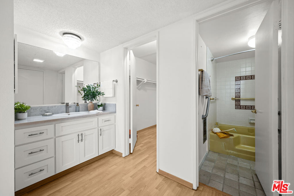 10535 Wilshire Boulevard 810 Property Photo 23