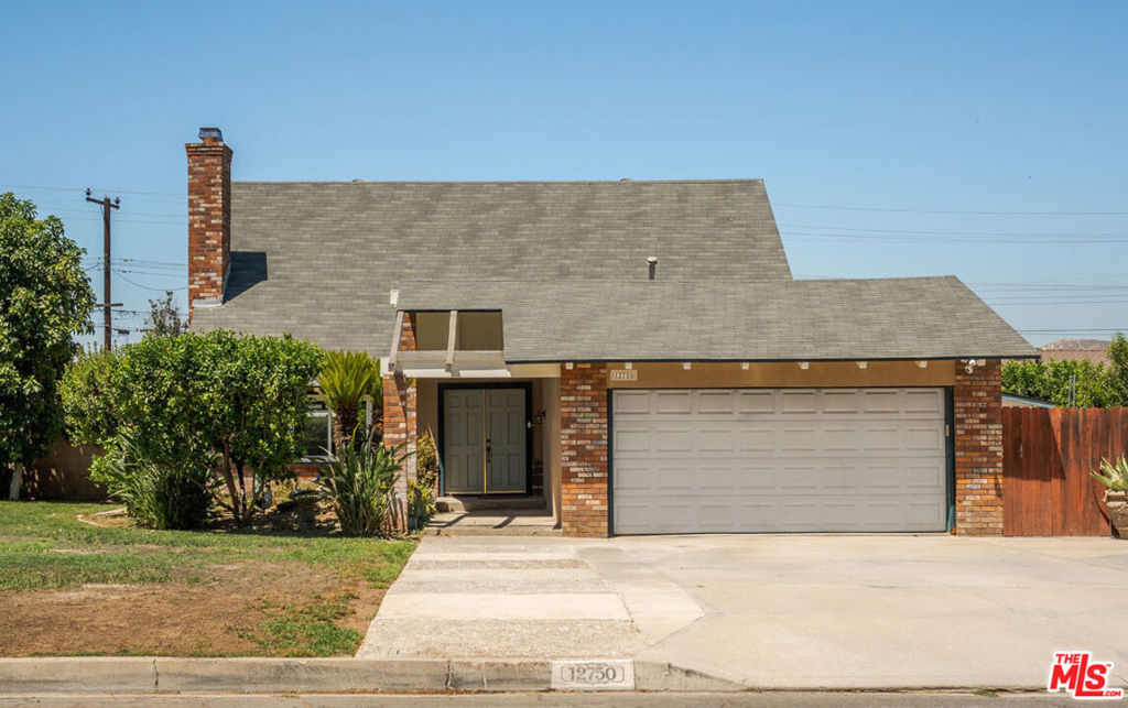 12750 Wilmac Avenue Property Photo 3