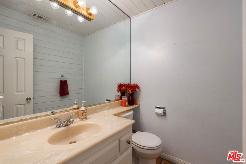 12750 Wilmac Avenue Property Photo 27
