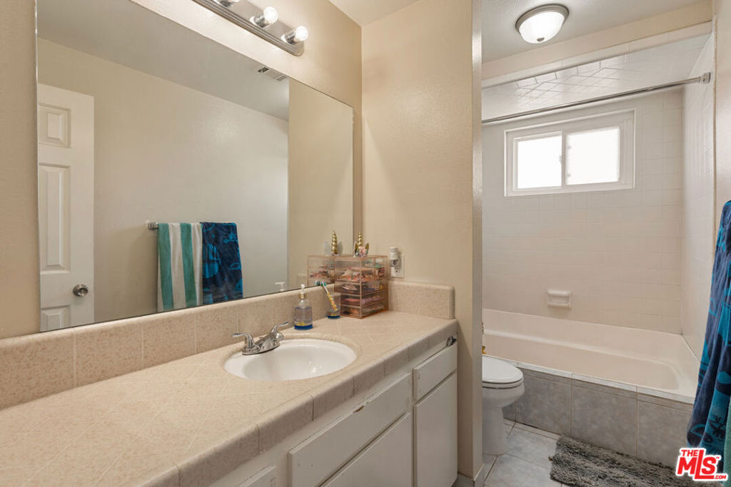12750 Wilmac Avenue Property Photo 28