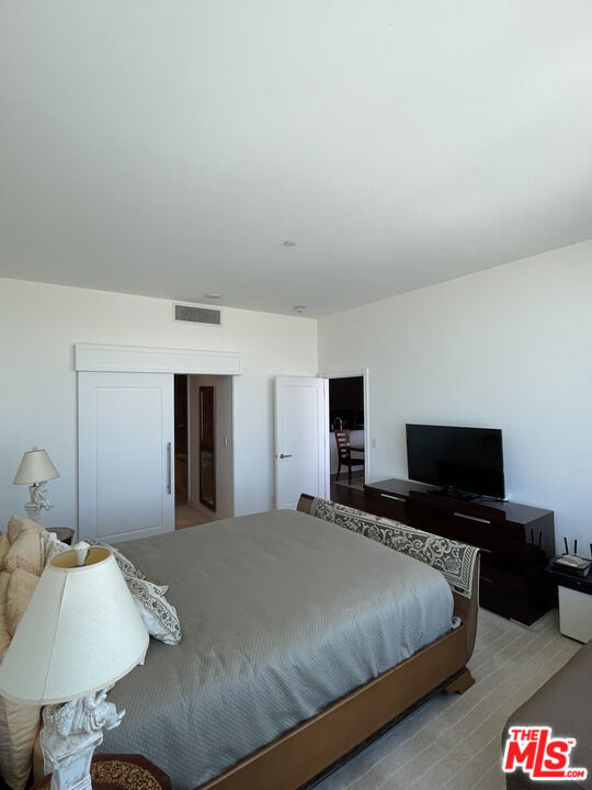 900 W Olympic Boulevard 39f Property Photo 18