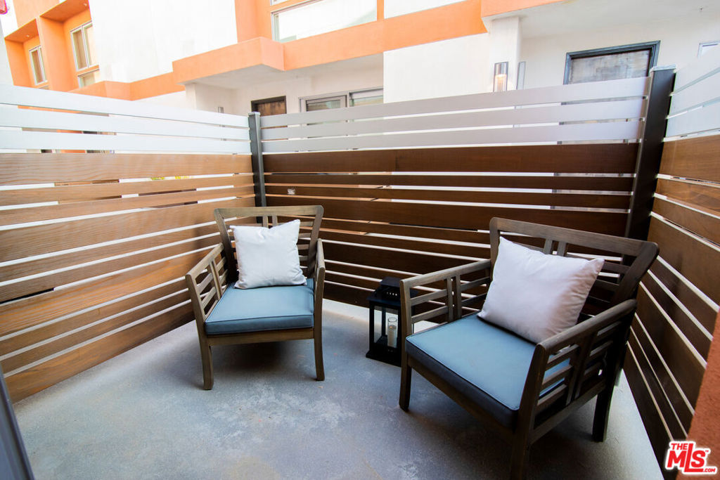 1015 Figueroa Terrace 22 Property Photo 17