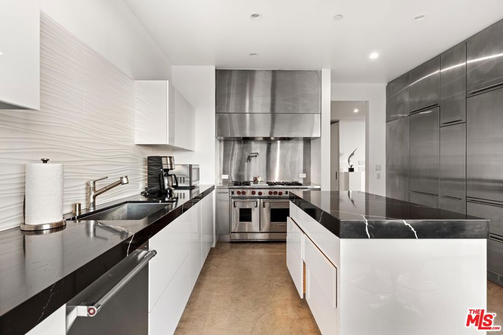 10430 Wilshire Boulevard 505 Property Photo 8