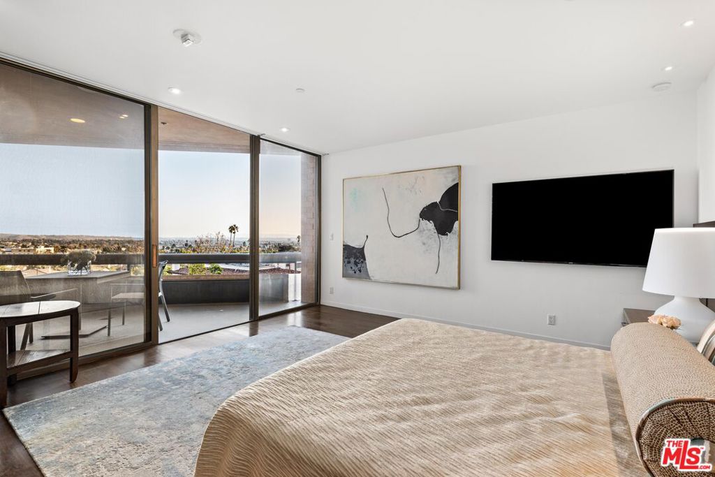 10430 Wilshire Boulevard 505 Property Photo 14