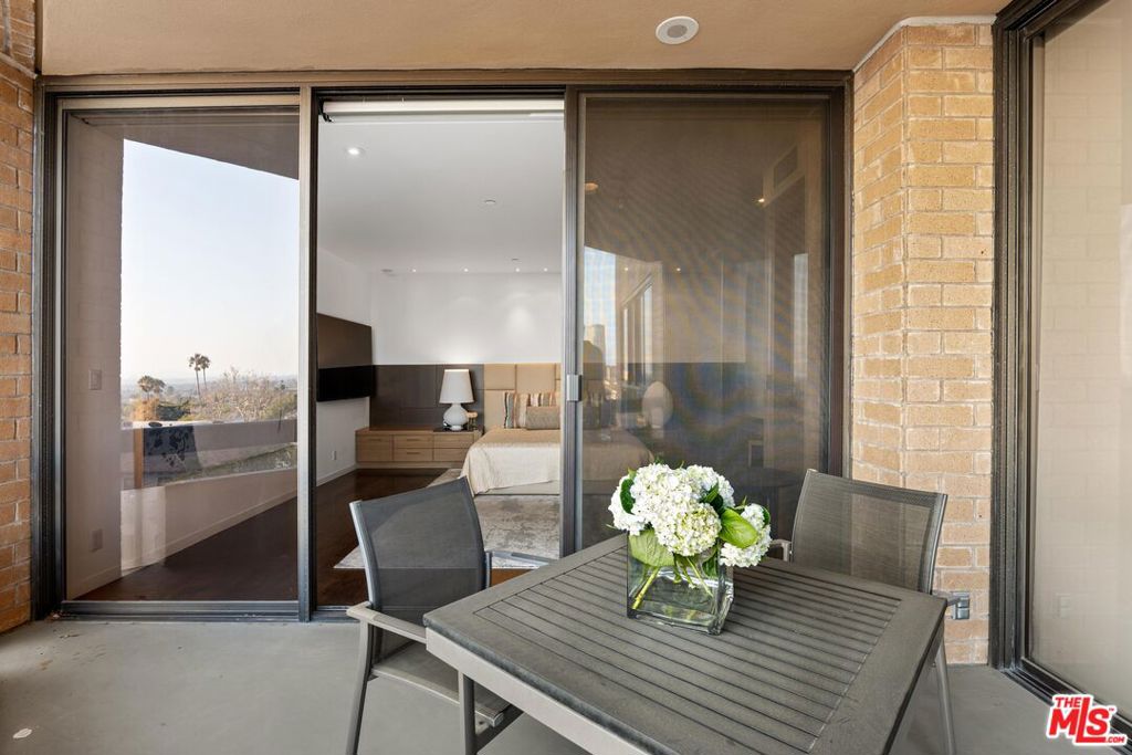 10430 Wilshire Boulevard 505 Property Photo 16