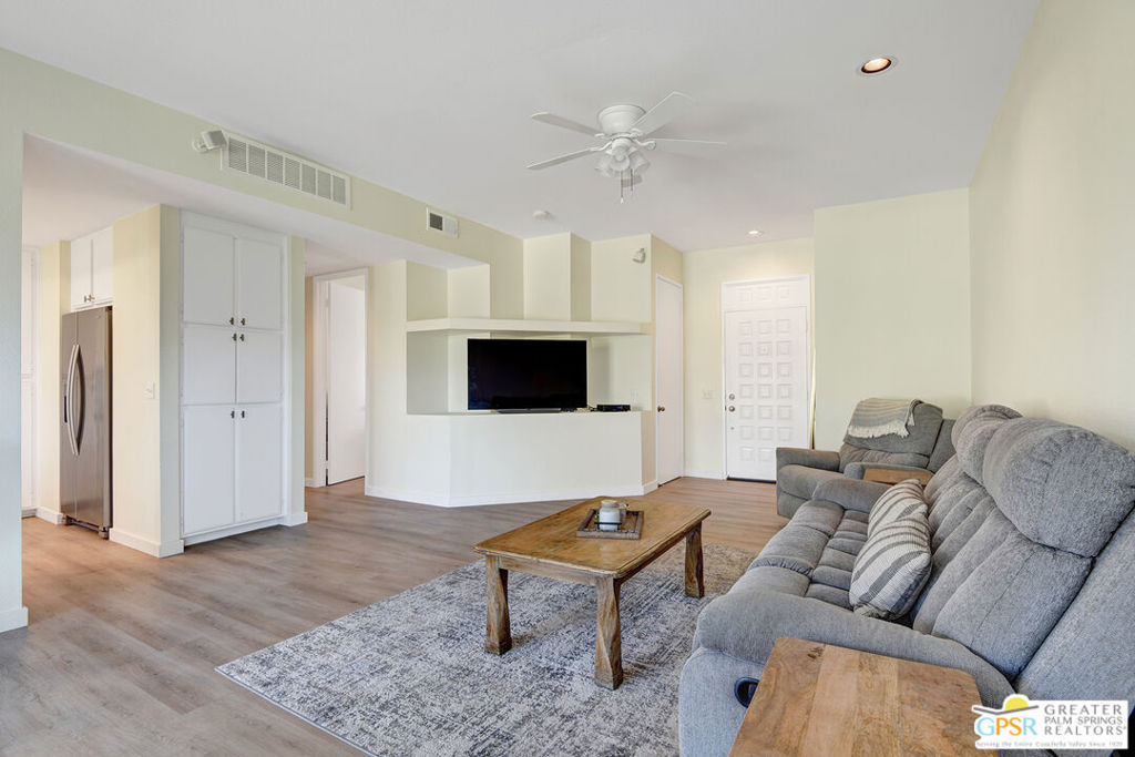 28795 Isleta Court Property Photo 2