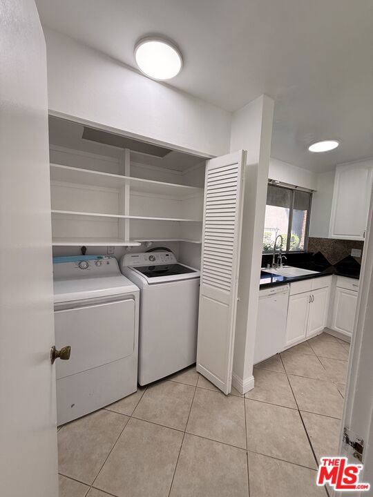 18110 Killllion Street 10 Property Photo 6