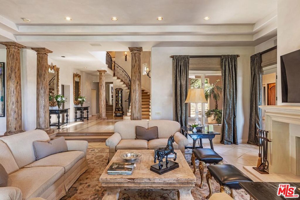 14701 Mulholland Drive Property Photo 12