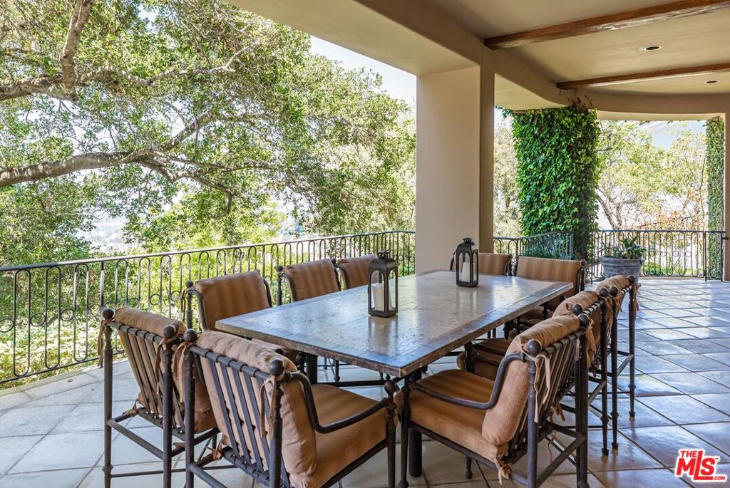 14701 Mulholland Drive Property Photo 16