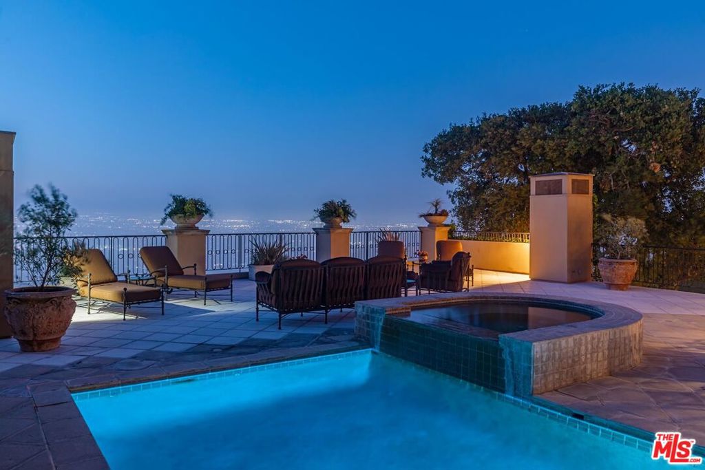 14701 Mulholland Drive Property Photo 38