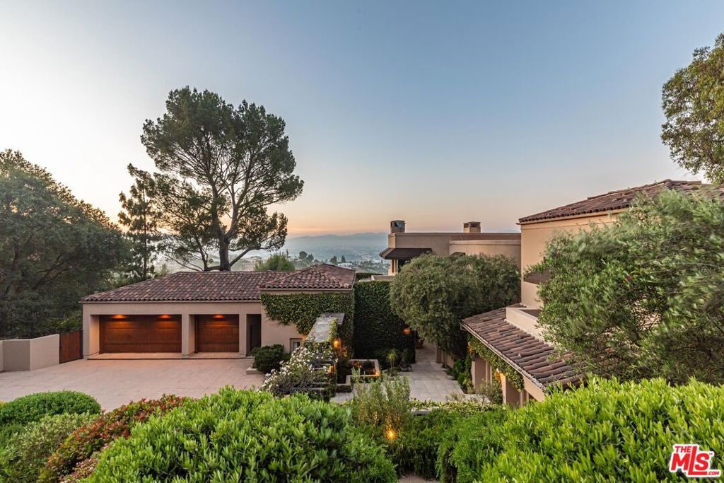 14701 Mulholland Drive Property Photo 40