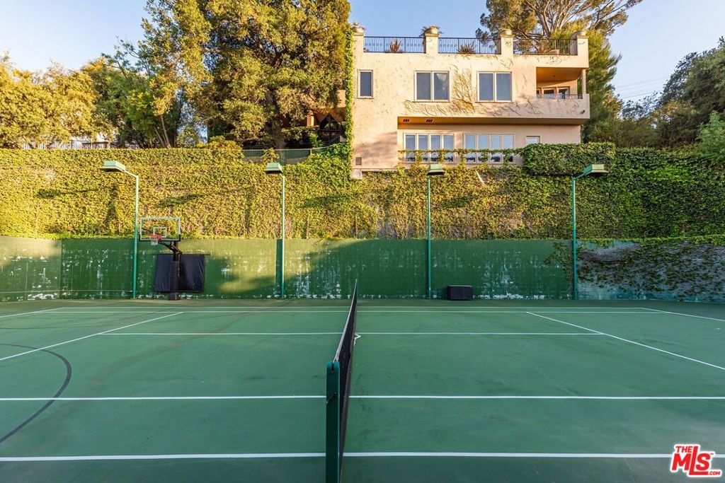 14701 Mulholland Drive Property Photo 49