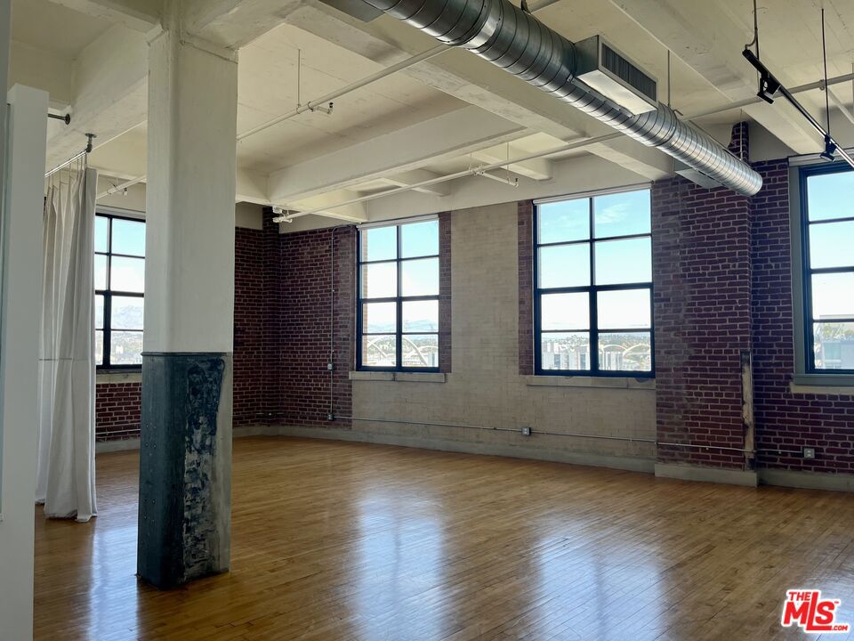 1850 Industrial Street 504 Property Photo 1