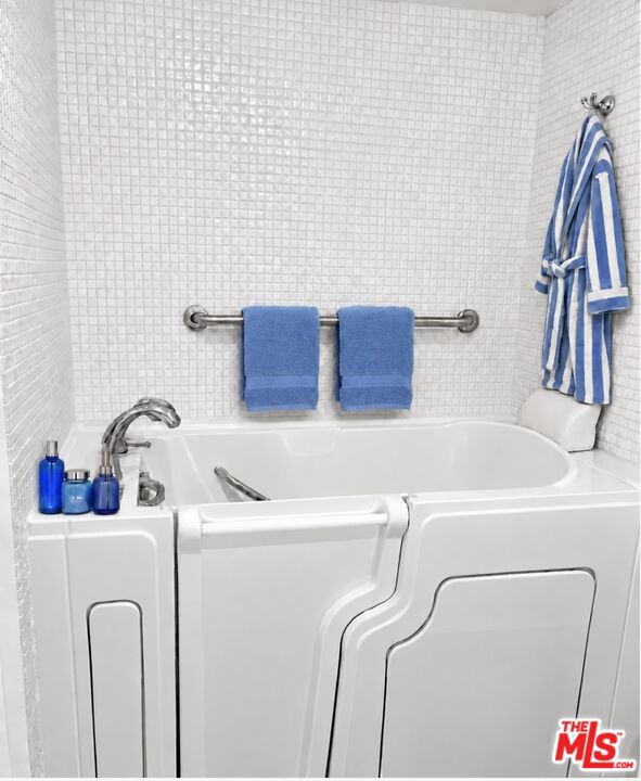 10501 Wilshire Boulevard 2206 Property Photo 8