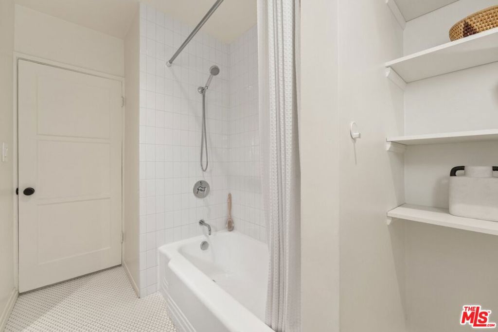 93 S Daisy Avenue Property Photo 25