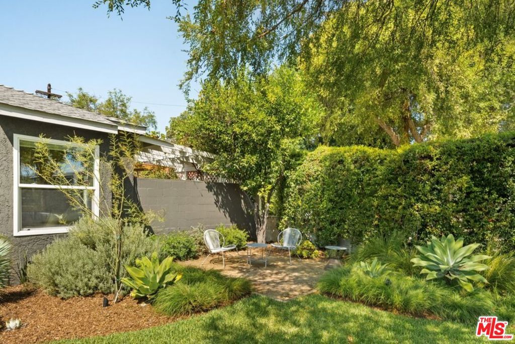 93 S Daisy Avenue Property Photo 35