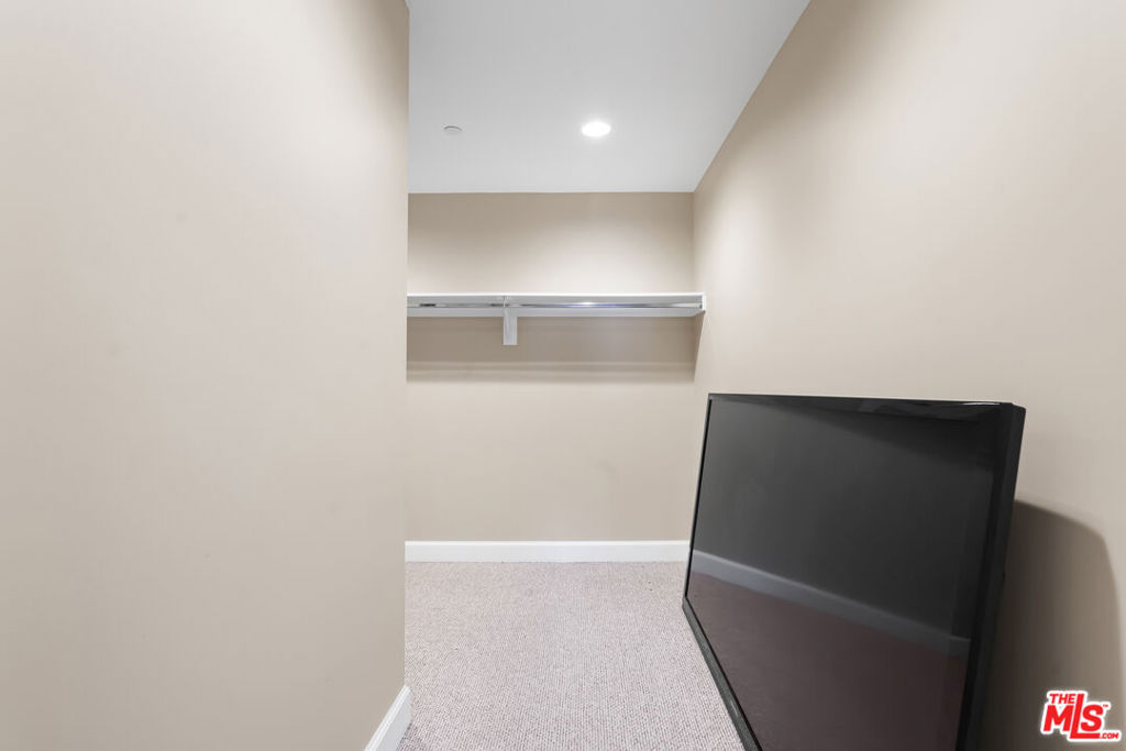 900 W Olympic Boulevard 40d Property Photo 23
