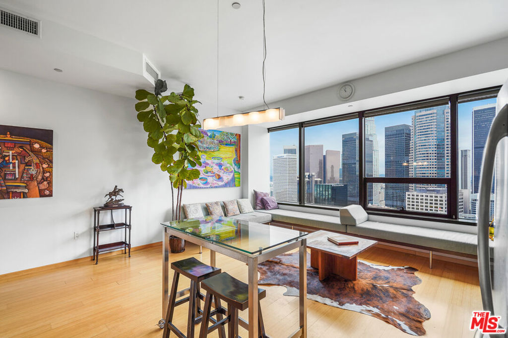1100 Wilshire Boulevard 2610 Property Photo 1