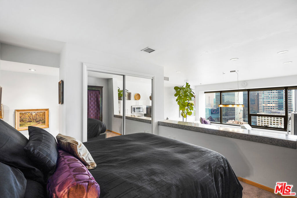 1100 Wilshire Boulevard 2610 Property Photo 11