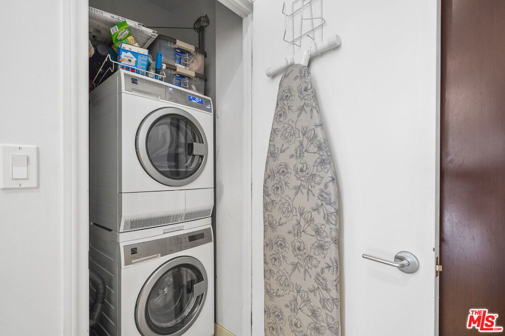 1100 Wilshire Boulevard 2610 Property Photo 16