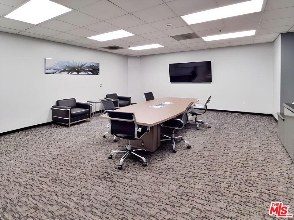 1100 Wilshire Boulevard 2610 Property Photo 24
