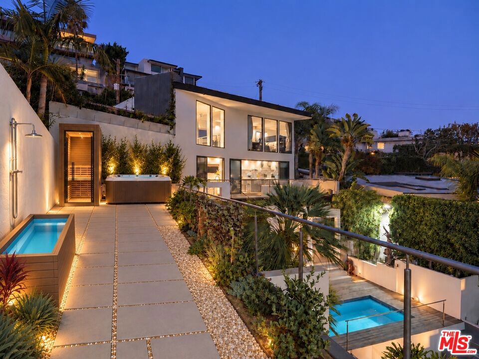8380 Hollywood Boulevard Property Photo 2