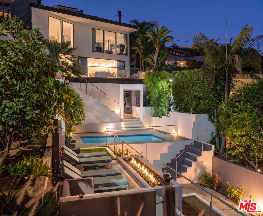 8380 Hollywood Boulevard Property Photo 3