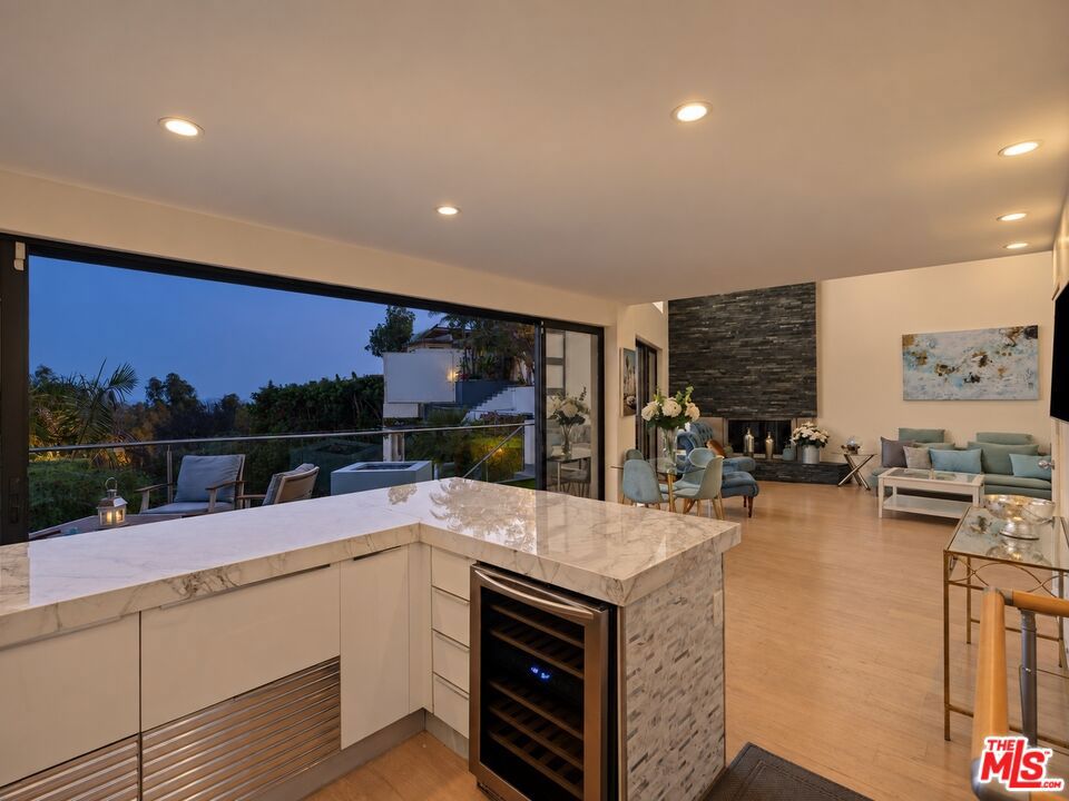 8380 Hollywood Boulevard Property Photo 13