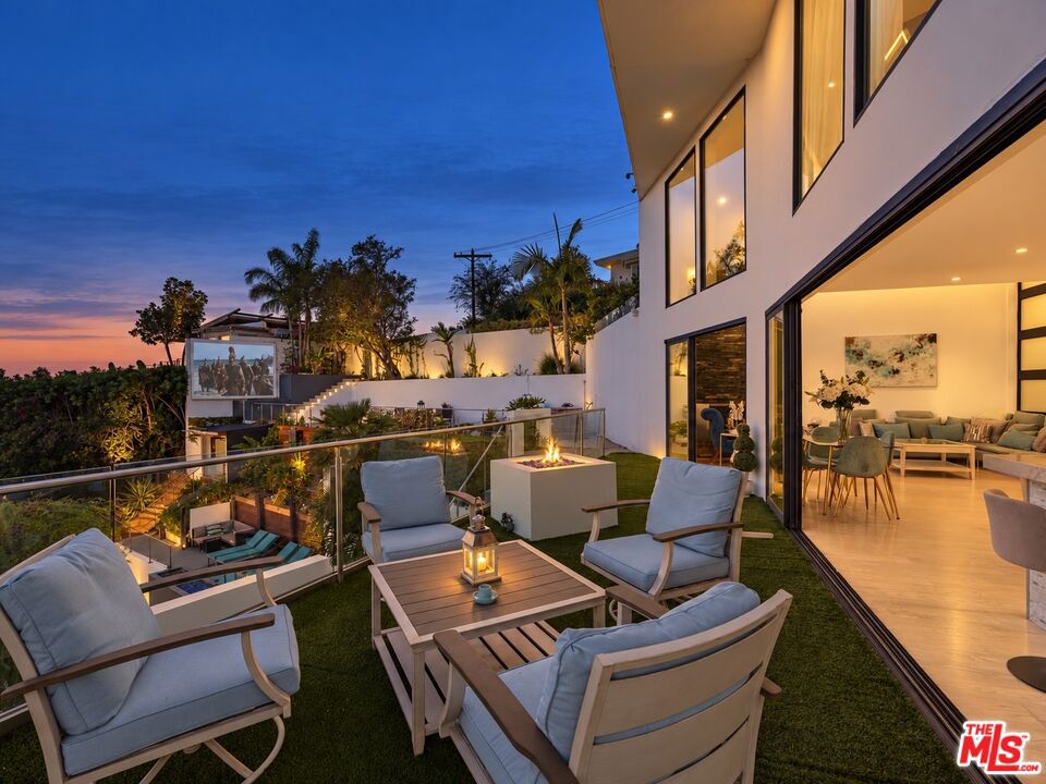 8380 Hollywood Boulevard Property Photo 14