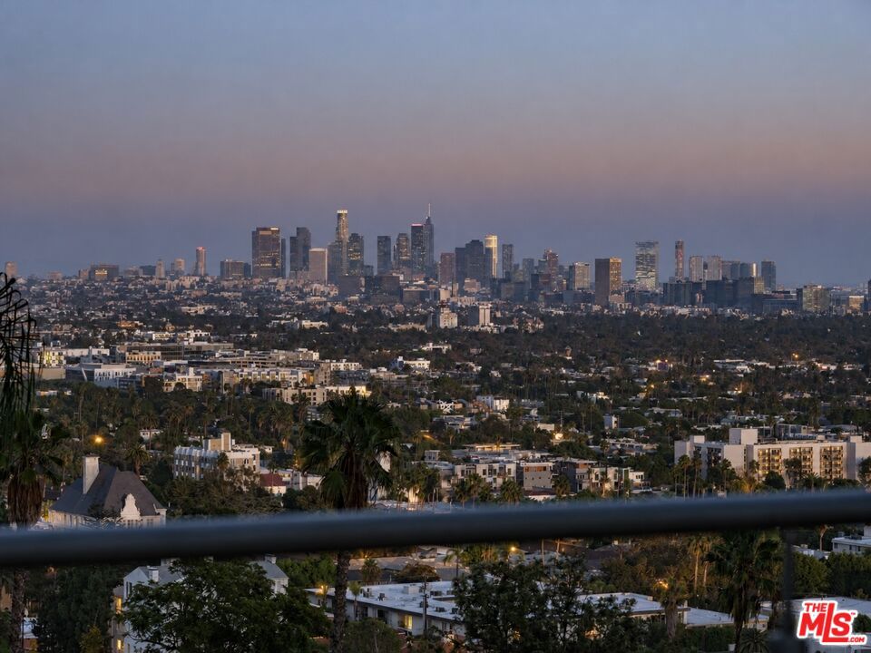 8380 Hollywood Boulevard Property Photo 19