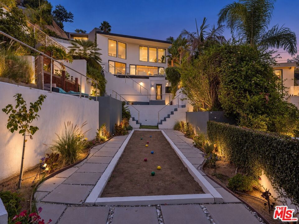 8380 Hollywood Boulevard Property Photo 21
