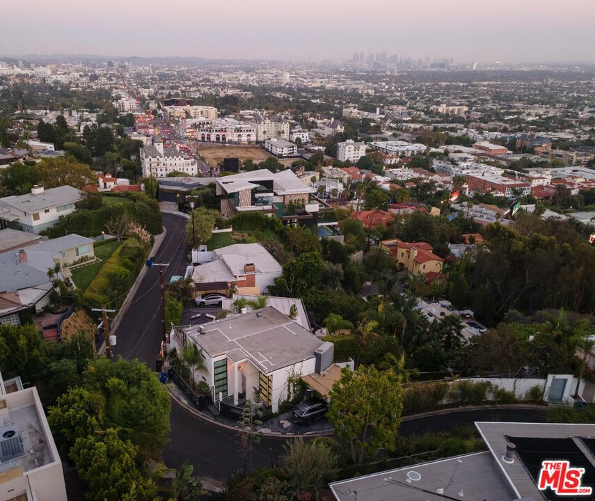 8380 Hollywood Boulevard Property Photo 30