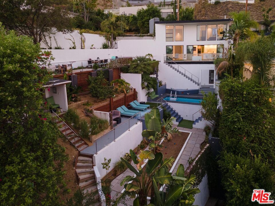 8380 Hollywood Boulevard Property Photo 32
