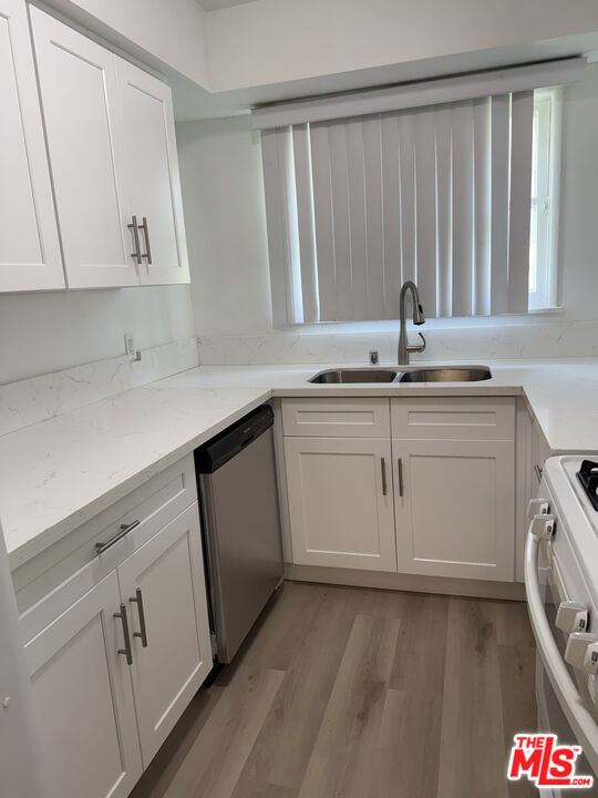 1470 S Sherbourne Drive 4 Property Photo 8